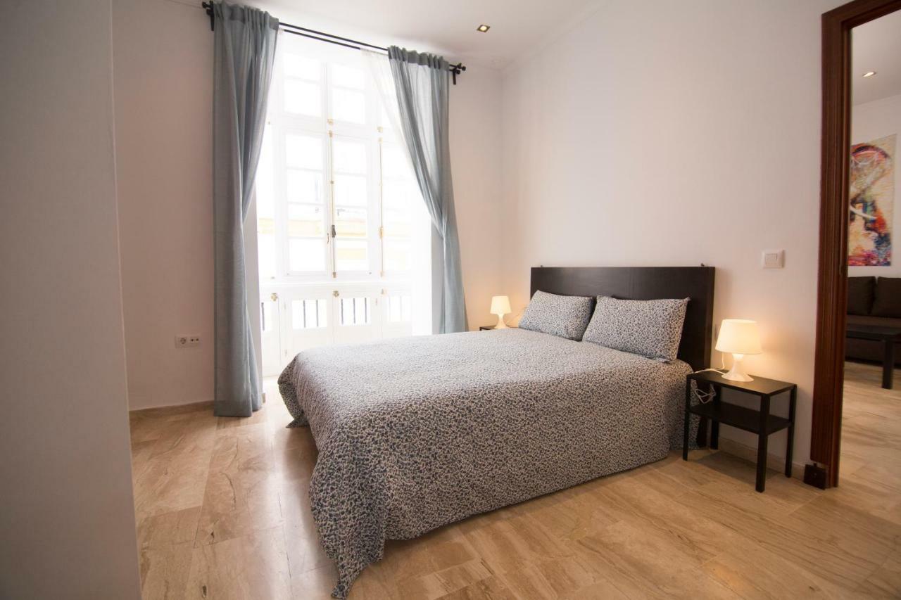Extraordinario Piso Junto Playa Y En Pleno Centro Leilighet Cádiz Eksteriør bilde